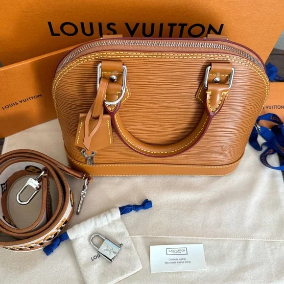 ❌SOLD❌LOUIS VUITTON Epi Leather Alma BB on Strap - Picture 2 of 10